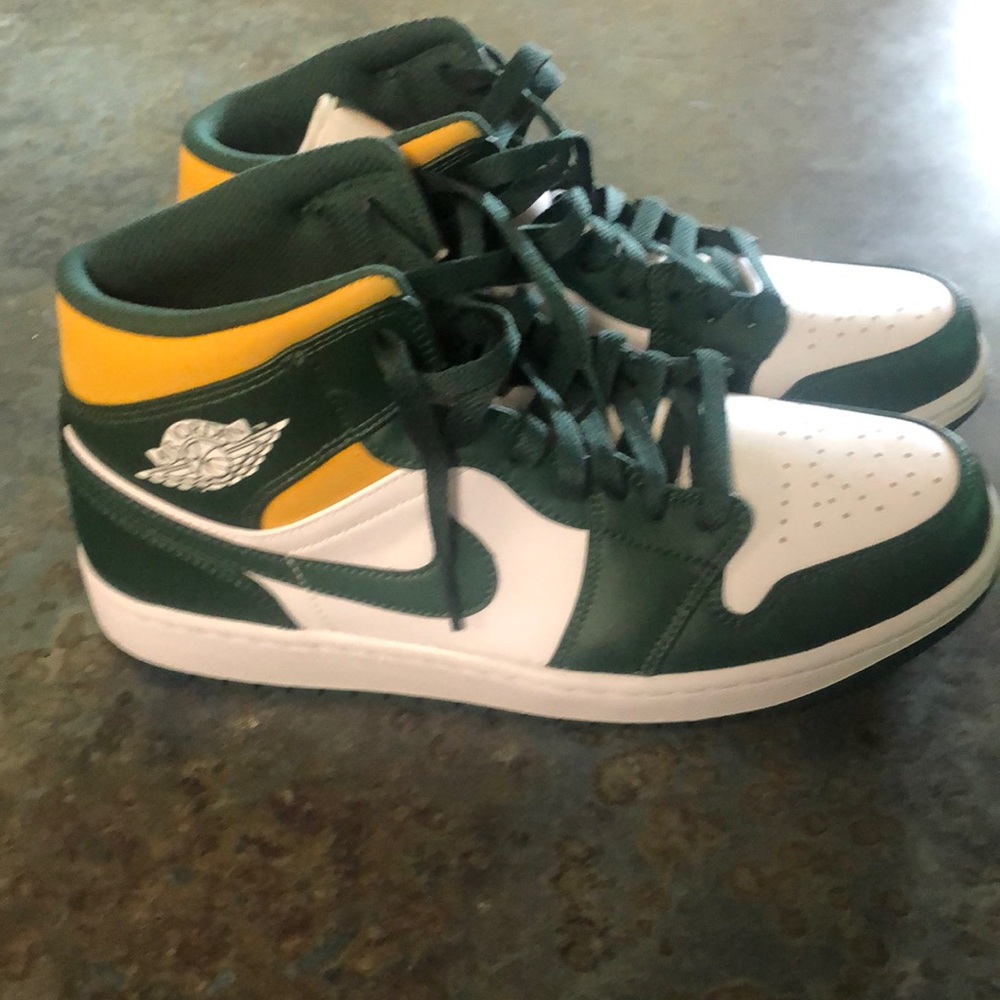 Air Jordan 1 mid